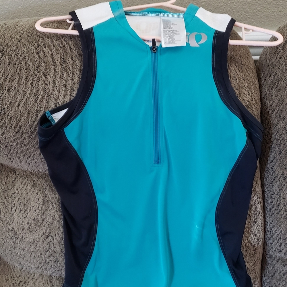 Pearl Izumi women's sleevless cycling jersey, shirt .